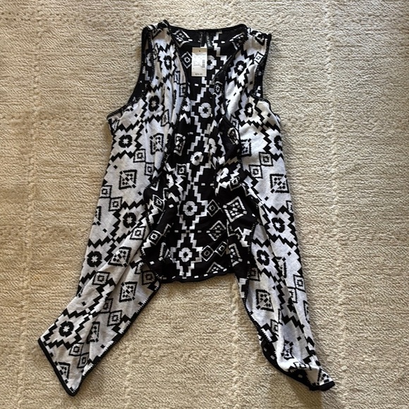 Maurices Black and White Asymmetrical Sleeveless Tunic - Picture 1 of 3